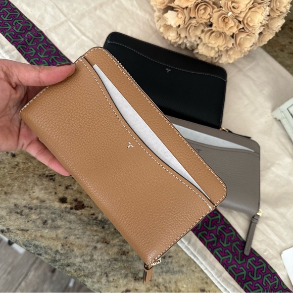 New Tory Burch thea continatal wallet ❤️‍🔥 price for each - Picture 10 of 13